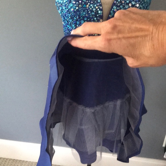 Formal Dress - Picture 2 of 5